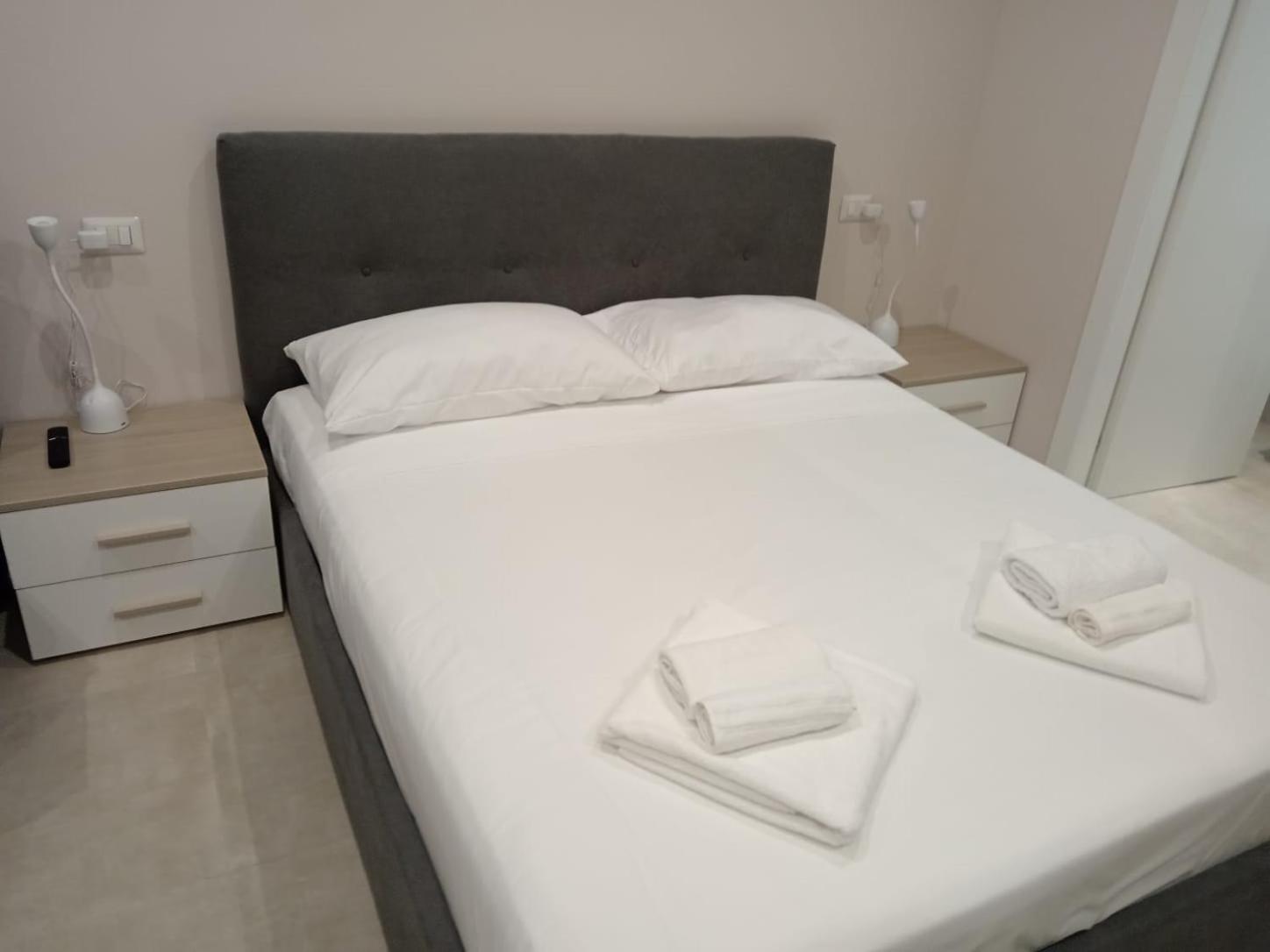 Gambara Metro Apartment Milano Eksteriør bilde